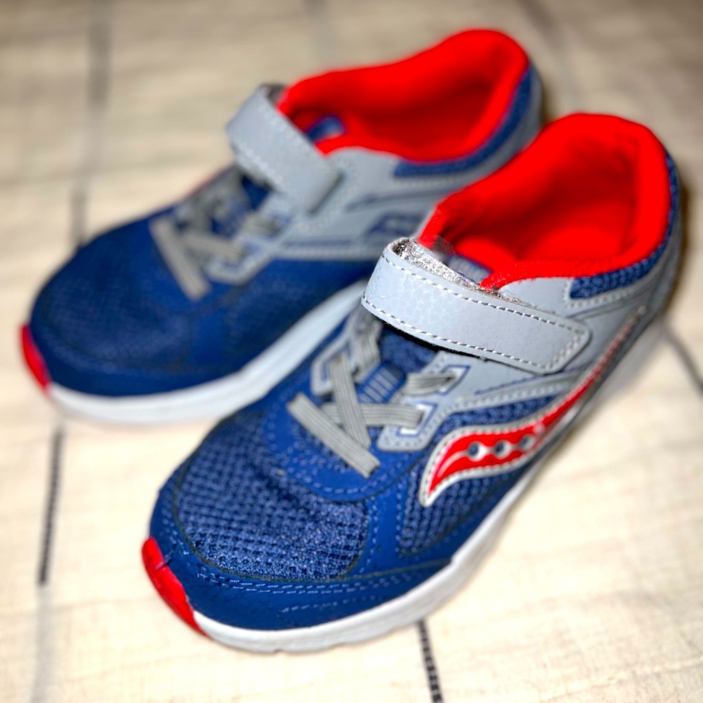 Boys sneakers